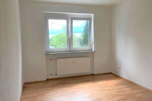 Helle 2-Zi. Wohnung mit Balkon in Erlangen nahe Siemens Campus / Wohnung kaufen – Die vollständige Adresse der Immobilie erhältst du vom Anbieter., 91058 Schönfeld, Erlangen – Vorschaubild 2