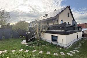 Ankommen. Durchatmen. Zuhause sein! 
Mehrfamilienhaus in Feldrandlage mit idyllischem Weitblick.