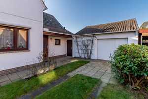Gepflegte Doppelhaushälfte mit Garage in Bremen-Vegesack – Bremen – Vorschaubild 3