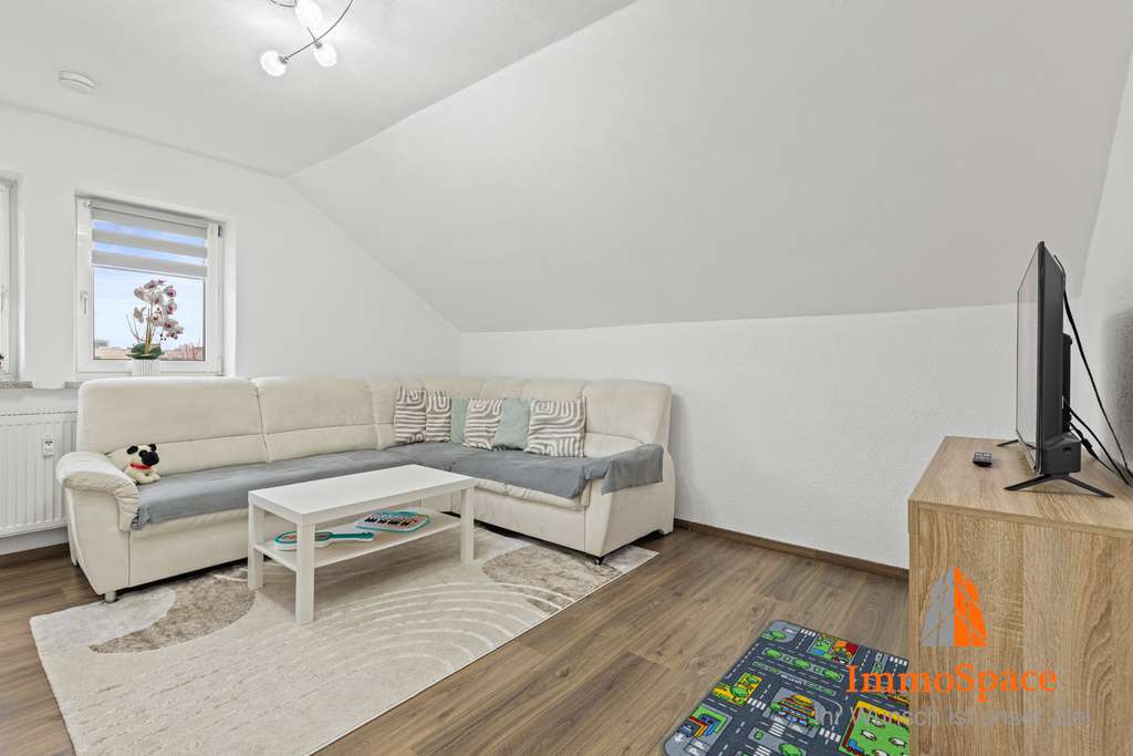 Immobilie in Königsbrunn - IMMOSPACE *** NEU MODERNISIERTE 2 ZKB MIT KELLER UND EINZELGARAGE *** - Bild 2