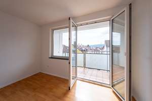 Lichtdurchflutete 2,5-Zimmer-Wohnung mit 2 Balkonen am Hölderlinplatz – Kornbergstr 50, 70176 Hölderlinplatz, Stuttgart – Vorschaubild 32