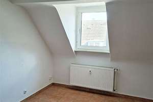 ***Gemütliche Dachgeschoss-Wohnung mit 1,5 Zimmern sucht nette Mieter*** – Siemensstr. 42, 45143 Altendorf, Essen – Vorschaubild 2