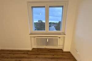 Lichtdurchflutete 2-Zi.-Wohnung (5. OG) mit Loggia & neuer EBK  in Köln-Grengel – Akazienweg 82, 51147 Grengel, Köln – Vorschaubild 15