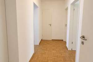 Hochwertige 4-Zimmer  Wohnung 118 m² mit Rundum-Licht,  2 Balkonen, Garage  in Stuttgart-Sillenbuch – Die vollständige Adresse der Immobilie erhältst du vom Anbieter., 70619 Sillenbuch (Ortsteil), Stuttgart – Vorschaubild 10
