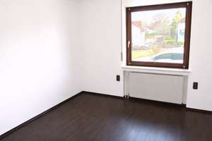 Großzügiger Bungalow in Schwalmtal mit Garten, Pool, Sauna, Kellerbar und 2 Garagen zu vermieten – Die vollständige Adresse der Immobilie erhältst du vom Anbieter., 36318 Schwalmtal – Vorschaubild 10