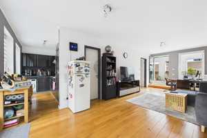 BACKSTEINROMANTIK & GROßE TERRASSE – IHRE NEUE OASE IN KREUZBERG – Berlin – Vorschaubild 2