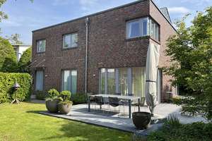 Modernes und großzügiges Einfamilienhaus mit Garten im Grünen von Sülldorf – Die vollständige Adresse der Immobilie erhältst du vom Anbieter., 22589 Sülldorf, Hamburg – Vorschaubild 1