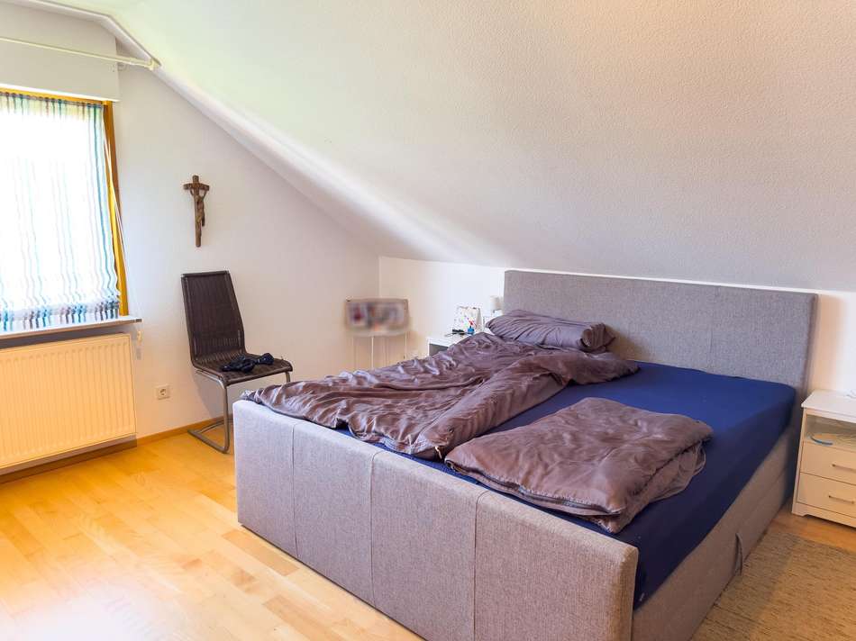Schlafzimmer DG