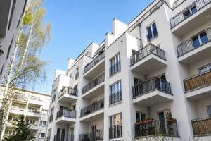 Großzügige 2-Zimmer-Wohnung mit Loggia am Luisenplatz in Potsdam direkt am Park Sanssouci