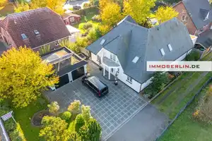 IMMOBERLIN.DE - Exquisites Einfamilienhaus mit Südwestterrassen, Garagen & Pool in angenehmer Lage – Oberhavel (Kreis) – Vorschaubild 2