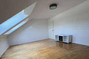 Helle, modernisierte 4-Zimmer-Dachgeschosswohnung mit Balkon und Weitblick – Königsberger Straße 7, 36039 Fulda – Vorschaubild 9