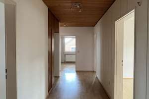 Großzügige Dachgeschosswohnung mit Balkon