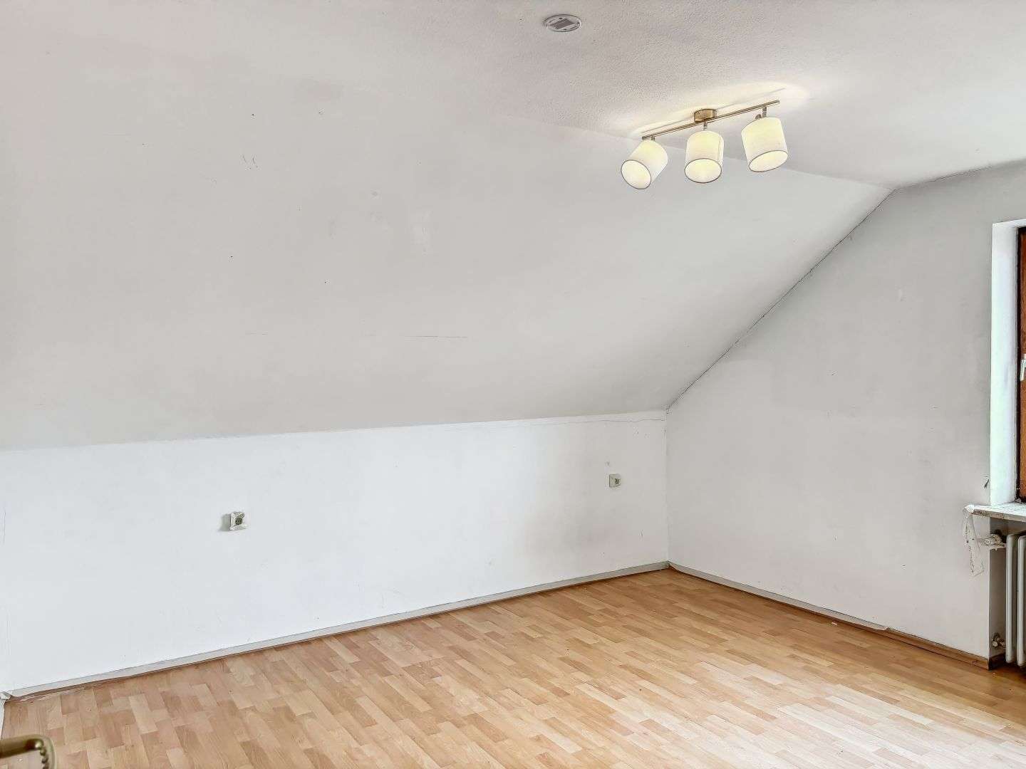 Immobilie in Meitingen - Sanierte 3,5-Zimmer-Dachgeschoss-Wohnung mit Gartenanteil  in Meitingen-Herbertshofen - Bild 5