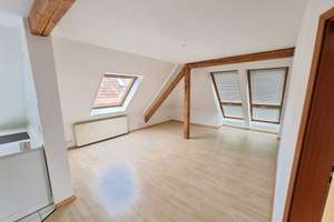 Schöne Maisonettewohnung mit ausgebautem Dachboden