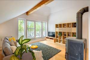 Möbliert: Schöne Dachgeschosswohnung mit drei Balkonen – Die vollständige Adresse der Immobilie erhältst du vom Anbieter., 81739 Waldperlach, München – Vorschaubild 2