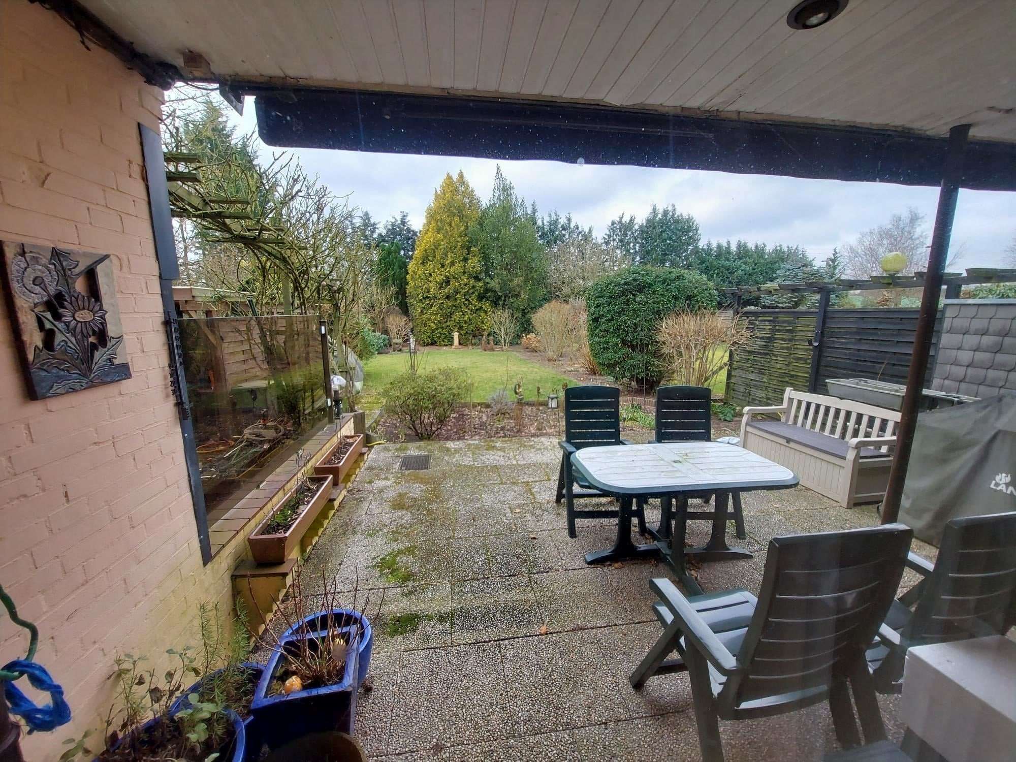 Vollunterkellertes Reihenendhaus (vermietet) mit Garten und Garage in guter Wohngegend, Neumünster – Bild 3