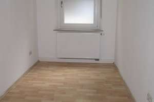 Nibelungenviertel ! Gemütliche 1,5-ZW 45 m², Laminat, Hochparterre – Die vollständige Adresse der Immobilie erhältst du vom Anbieter., 90461 Glockenhof, Nürnberg – Vorschaubild 3