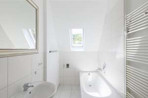 3 Zimmer DG-Maisonette in Denkmal direkt am Südheimer Platz ! – Burgstallstrasse 102, 70199 Südheim, Stuttgart – Vorschaubild 28