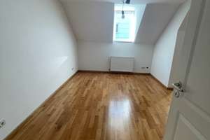 Gepflegte 3,5 Zimmer Dachgeschosswohnung, WG-geeignet, EBK, Balkon – Neugasse 5, 65185 Mitte, Wiesbaden – Vorschaubild 6