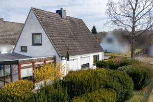 Charmantes Einfamilienhaus mit großem Garten in Lübeck Schlutup – Die vollständige Adresse der Immobilie erhältst du vom Anbieter., 23568 Schlutup, Lübeck – Vorschaubild 22