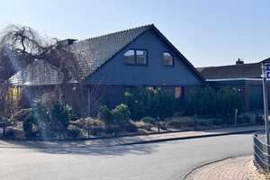 Modern, energieeffizient und einzigartig. Großzügiges Einfamilienhaus in zentraler Lage von Varel – Marienburger Straße 27, 26316 Friesland (Kreis) – Vorschaubild 2