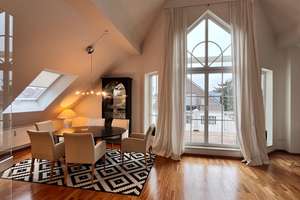 4 Zi Luxus DG möbliert in Großhadern, Terrasse, UBahn Nähe, Duplex – Chrysanthemenstraße 3, 81377 Großhadern, München – Vorschaubild 1
