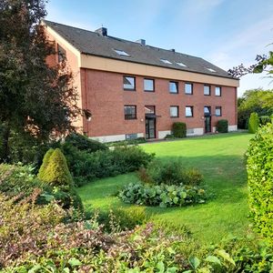 Helle, schöne Wohnung mit zwei Zimmern im 1. OG mit Loggia in Eutin