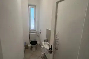 Charmante 1. OG-Wohnung in guter Lage in Nürnberg (Südstadt) mit Balkon – Pillenreuther Straße 66, 90459 Nürnberg – Vorschaubild 20