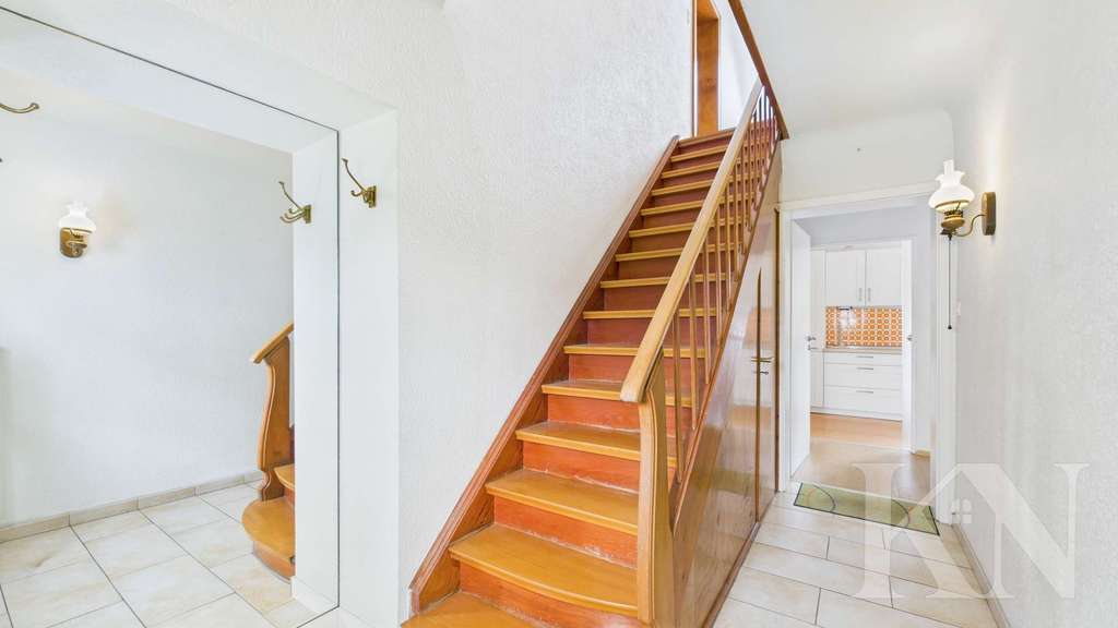 Immobilie in Heusweiler - Familienfreundliche Doppelhaushälfte mit Garten, Keller und Ausbaumöglichkeit in Heusweiler! - Bild 1