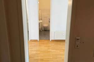 Freundliche 3-Zimmer-Wohnung mit 102 qm in Krefeld – Ostwall 53, 47798 Cracau, Krefeld – Vorschaubild 2