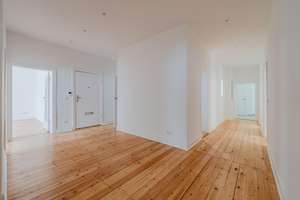 Repräsentativer Altbau in Bestlage: Frisch sanierte 4-Zimmer-Wohnung - bezugsfertig & provisionsfrei