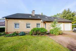 Tolles Haus - tolles Grundstück!
Zweifamilienhaus mit Doppelgarage – Bielefeld – Vorschaubild 4