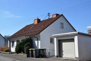 Einfamilienhaus mit Anliegerwohnung – Solide Kapitalanlage oder Mehrgenerationenwohnen – Die vollständige Adresse der Immobilie erhältst du vom Anbieter., 57080 Eiserfeld, Siegen – Vorschaubild 3
