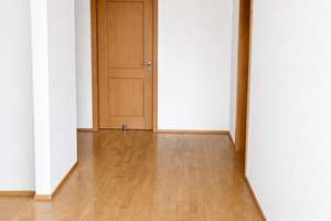 Helle 2-Zimmer Dachgeschosswohnung mit Loggia in München-Trudering – Die vollständige Adresse der Immobilie erhältst du vom Anbieter., 81825 Gartenstadt Trudering, München – Vorschaubild 5
