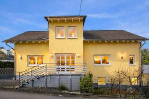 PLATZ, MASSIV, SOFORT FREI – IHR EINFAMILIENHAUS IN NEUWIED – Die vollständige Adresse der Immobilie erhältst du vom Anbieter., 56567 Neuwied – Vorschaubild 1