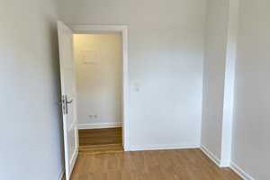 2,5 Zimmerwohnung mit neuem Bad! – Nachtigalstraße 15, 24149 Kiel – Vorschaubild 6