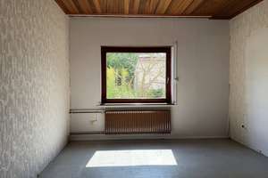 Ruhige Lage und doch ganz nah zum BER - Einfamilienhaus mit viel Potenzial in Rudow – Die vollständige Adresse der Immobilie erhältst du vom Anbieter., 12355 Rudow, Berlin – Vorschaubild 3