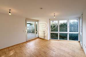 Ruhig gelegen: 2-Zimmer-Wohnung mit weitläufiger Ostterrasse und Gartenfläche