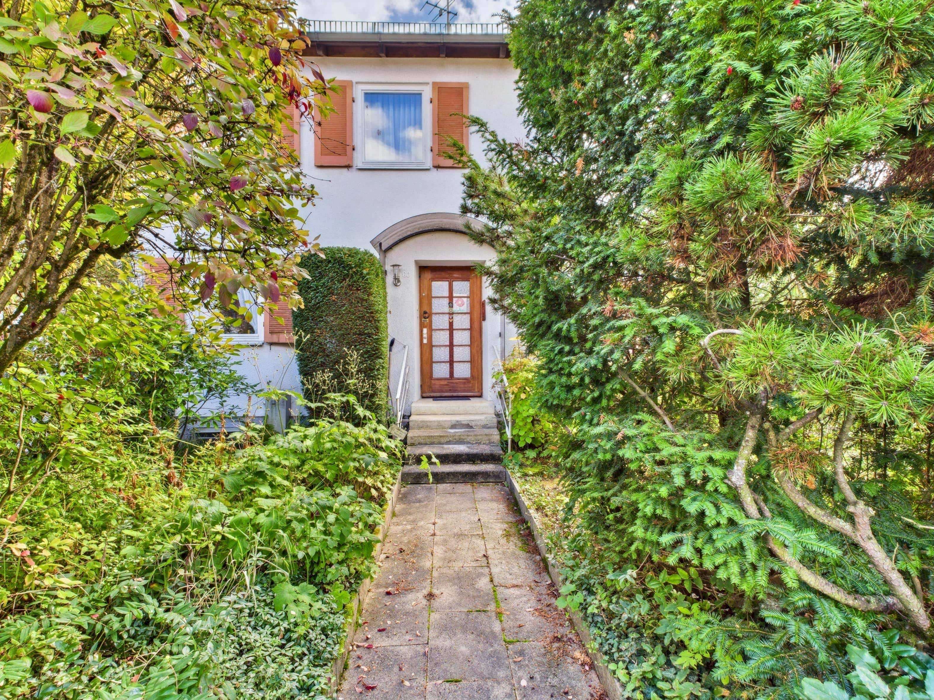 Familienfreundliches Reihen-Eckhaus mit großem Garten in Stuttgart Möhringen, Stuttgart – Bild 1