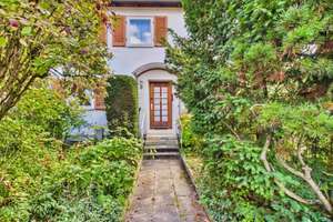 Familienfreundliches Reihen-Eckhaus mit großem Garten in Stuttgart Möhringen