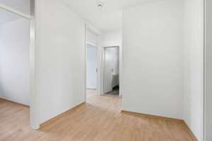 Bezugsfrei! Eigenheim oder attraktive Kapitalanlage  – 3-Zimmer-Wohnung in München-Blumenau – Die vollständige Adresse der Immobilie erhältst du vom Anbieter., 80689 Blumenau, München – Vorschaubild 4