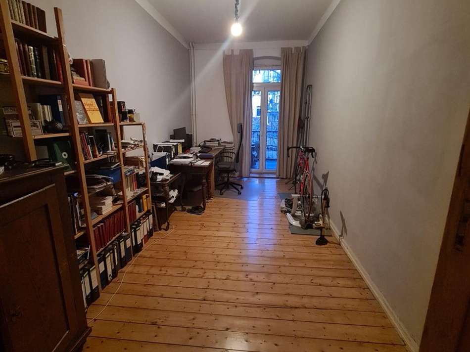 AZ mit Zugang zum Balkon