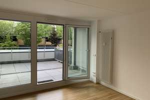 Exklusive, neuwertige 1-Zimmer-Wohnung mit Balkon und EBK in Regensburg