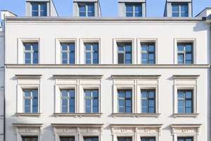Exklusive 4-Zimmer-Dachgeschoss-Maisonette mit Loggia im denkmalgeschützten Altbau – Erstbezug