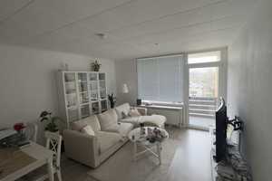 Einziehen und Wohlfühlen: Schöne 2-Zimmer-Wohnung mit Balkon zu vermieten – Bergheimer Straße 24, 47807 Krefeld – Vorschaubild 1
