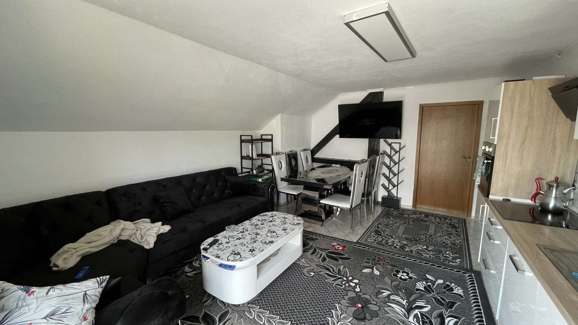 Immobilie in Hennef (Sieg) - Gepflegtes, verklinkertes Zweifamilienhaus mit zwei Garagen und PV-Anlage in Hennef-Blankenberg! - Bild 23