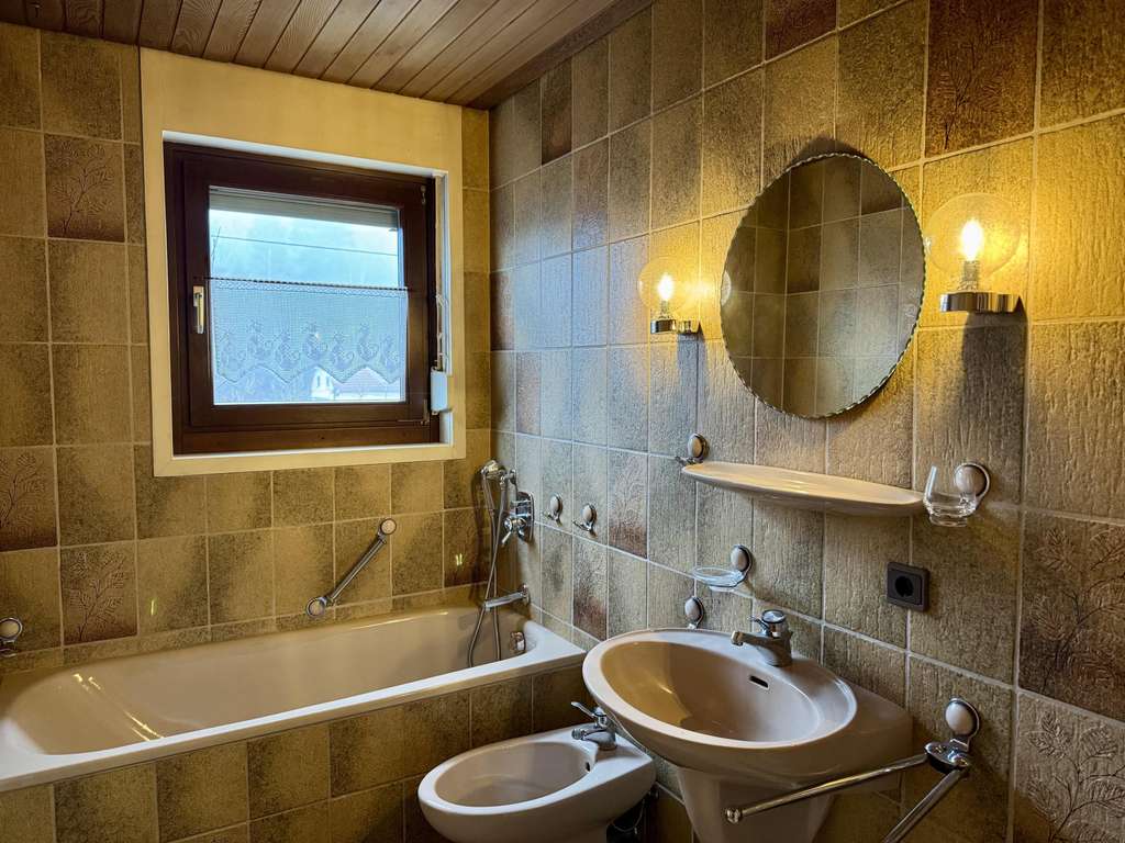 Immobilie in Altleiningen - Charmantes Einfamilienhaus mit 554 m² Grundstück - ideal für Renovierer - Bild 4