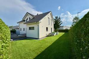 Exklusives Einfamilienhaus in Bestlage von Nördlingen - Provisionsfrei – Die vollständige Adresse der Immobilie erhältst du vom Anbieter., 86729 Nördlingen – Vorschaubild 2