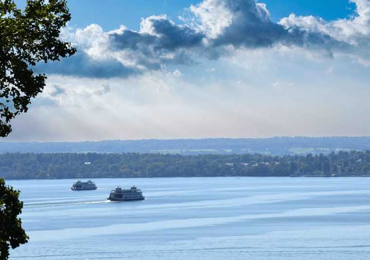 Rarität -  Villa in Traumlage mit unverbaubarer Seesicht
