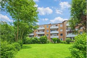 Grün, ruhig und sonnig: Gepflegte Endetage mit 2 TG-Stellplätzen nebeneinander